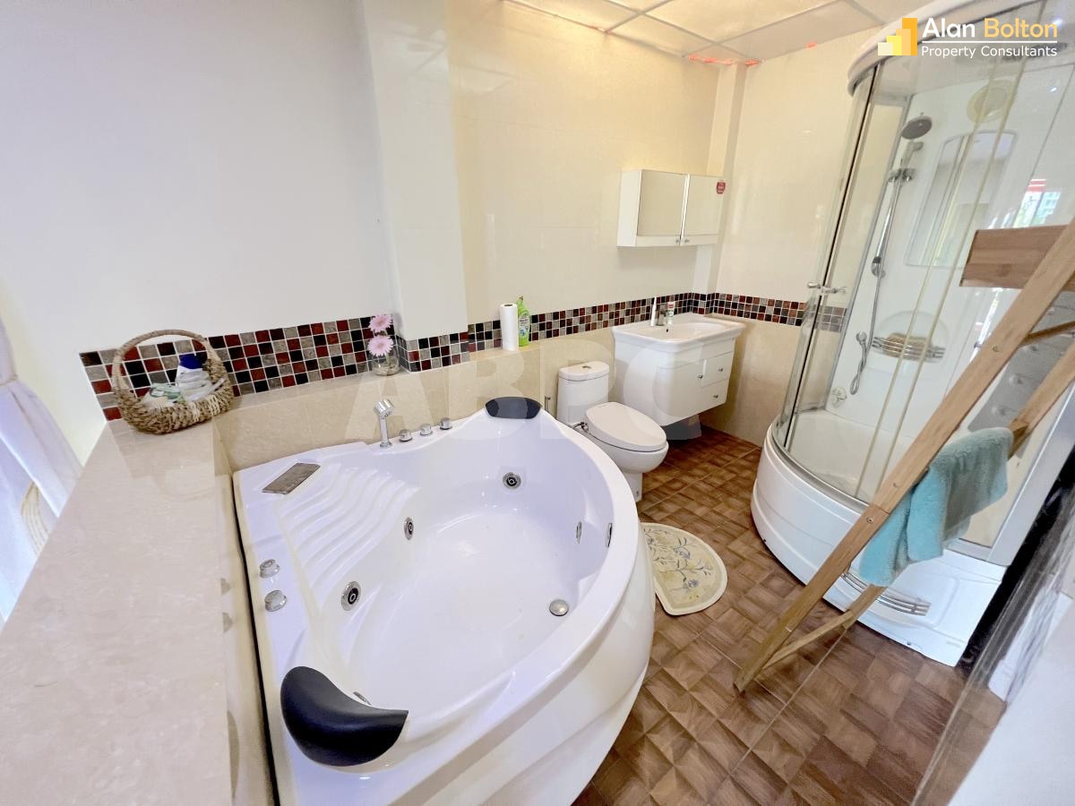 3 Bed 3 Bath Townhouse In Jomtien photo 25