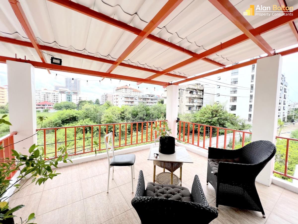3 Bed 3 Bath Townhouse In Jomtien photo 32