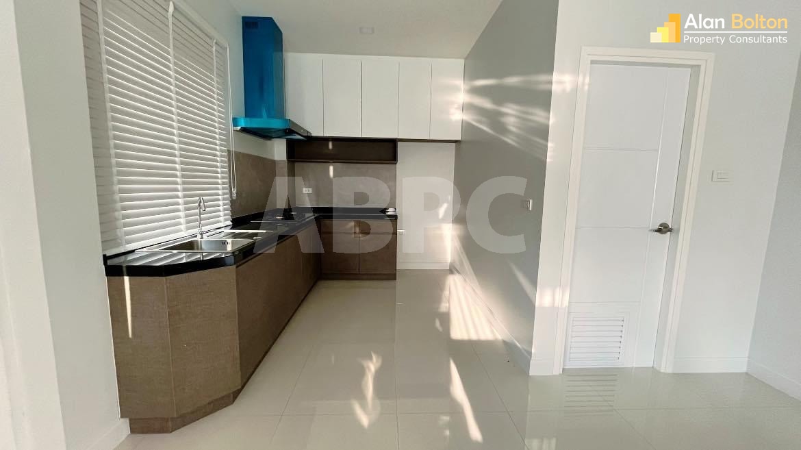 3 Bed 3 Bath House in East Pattaya photo 7