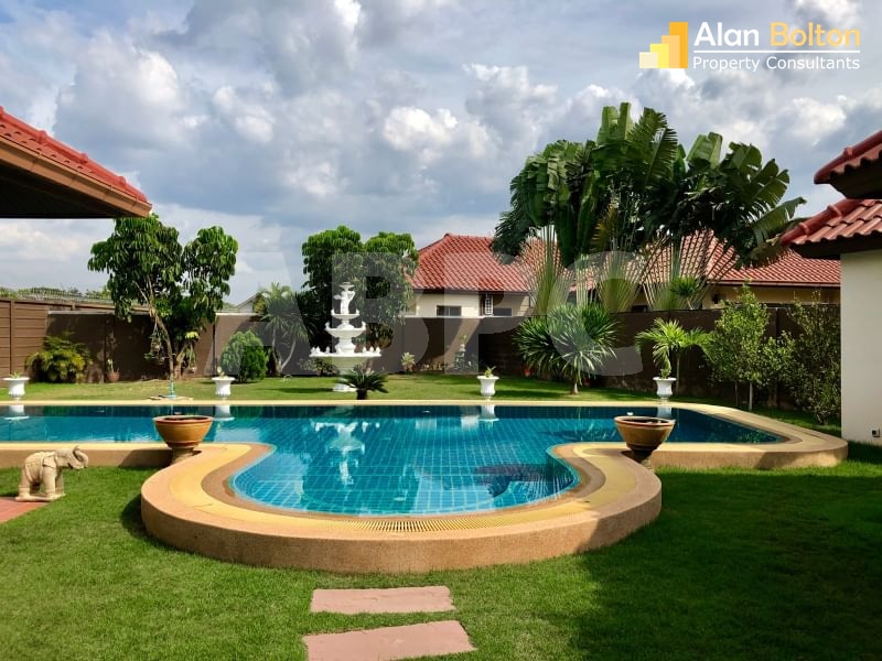 3 Bed Pool Villa in Huay Yai - Baan Balina 3 photo 4