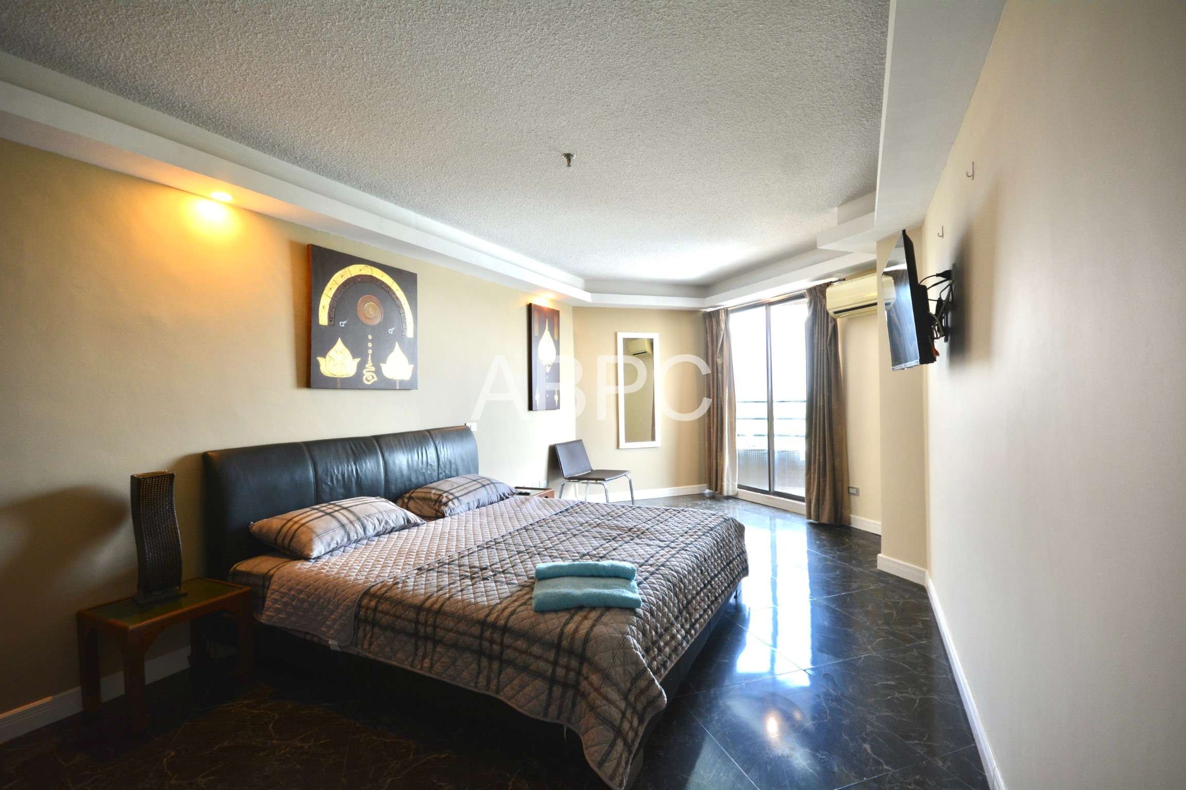 2 Bed 1 Bath Condo In Jomtien photo 3