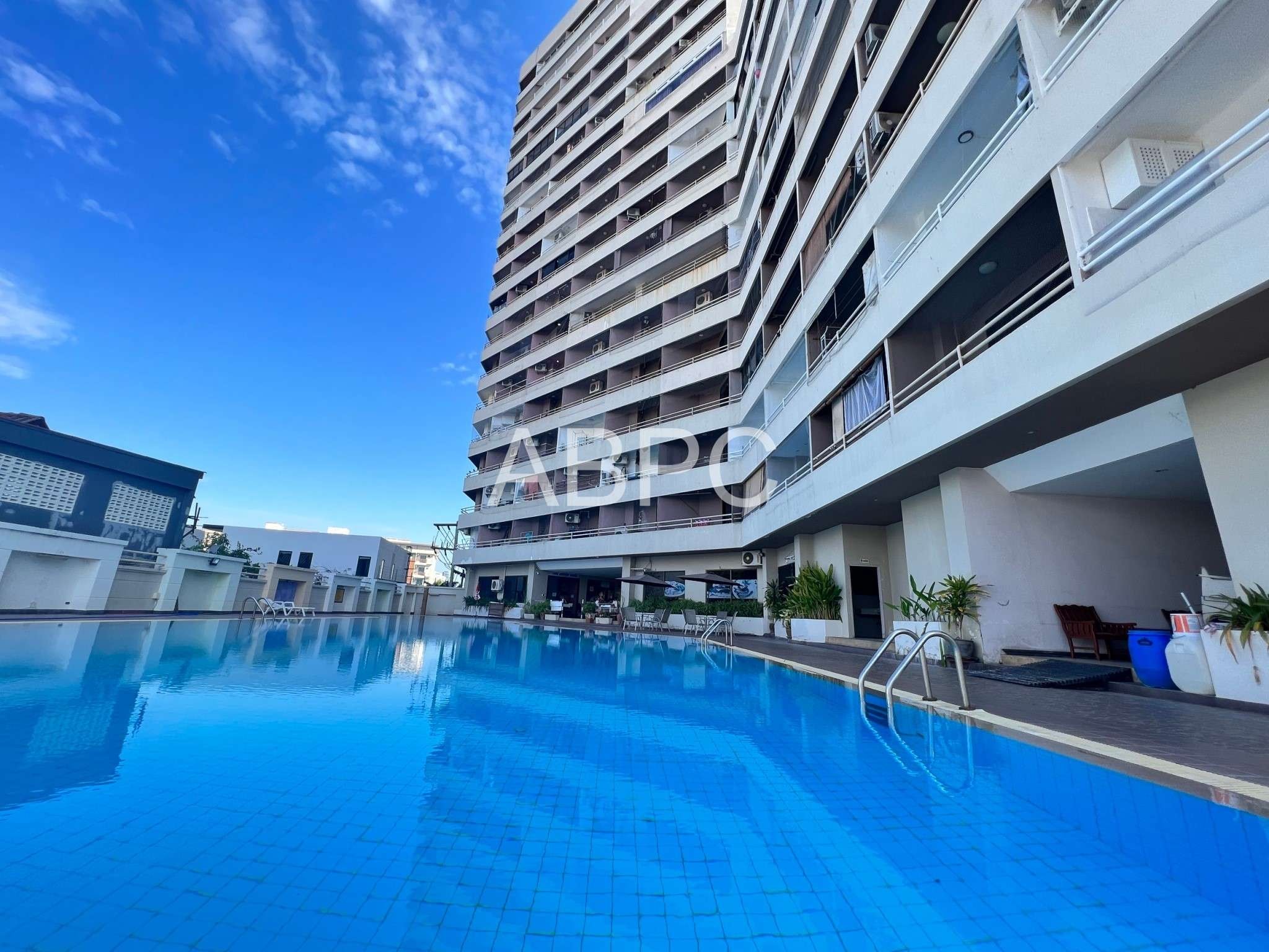 2 Bed 1 Bath Condo In Jomtien