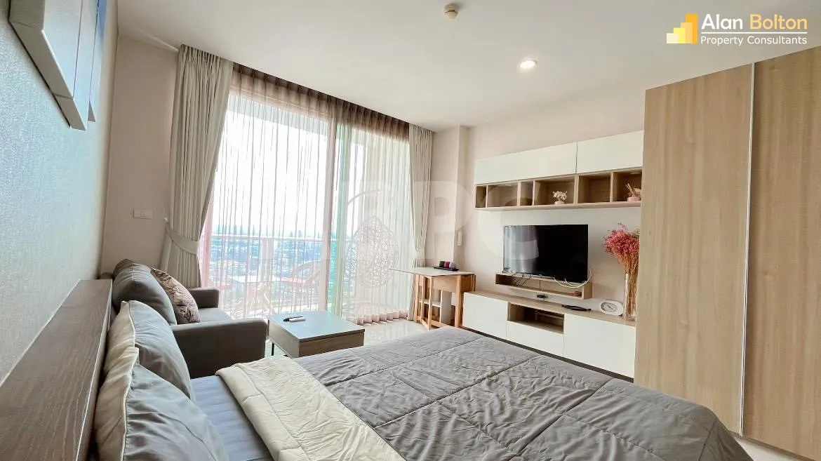 Studio Bed 1 Bath in Wong Amat ABPC0984 photo 5
