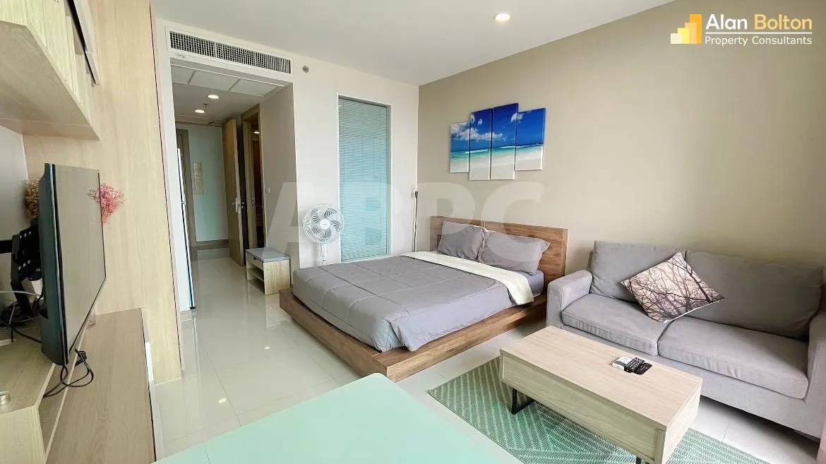 Studio Bed 1 Bath in Wong Amat ABPC0984 photo 6