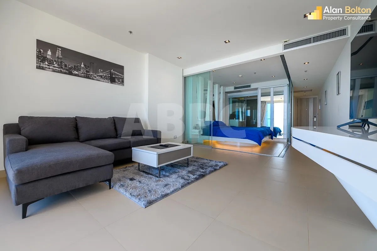 Front Facing Ocean View 1 Bed 1 Bath Condo In Pratumnak