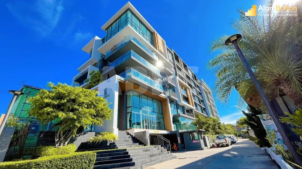 Duplex 2 Floor 2 Bedroom 3 Bathroom in East Pattaya photo 14