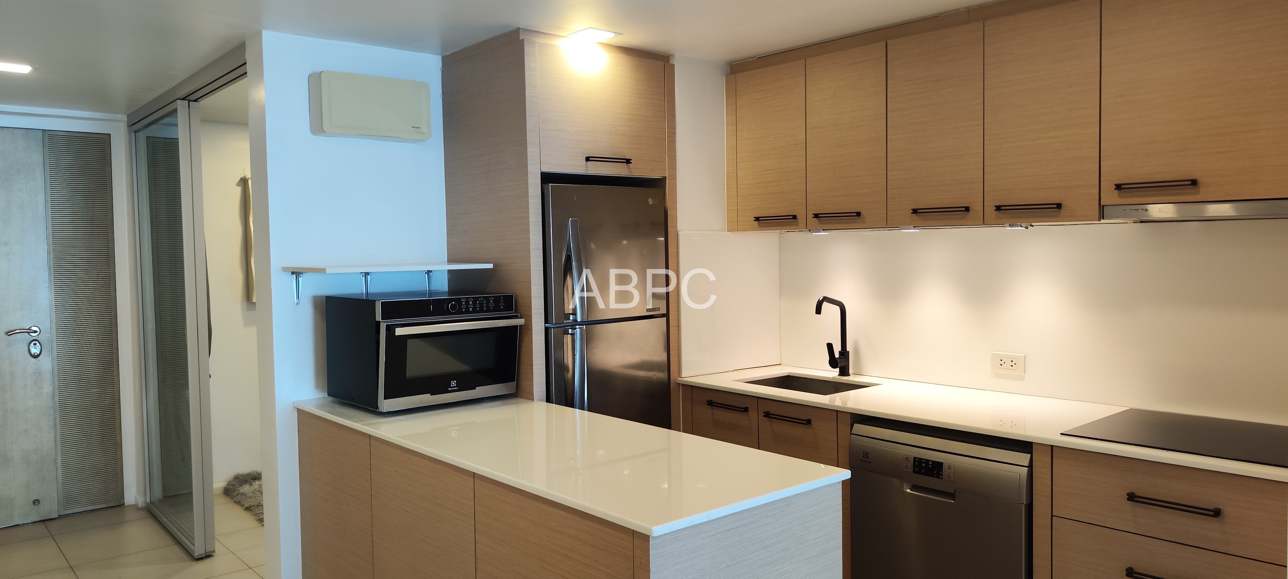 Sea View 2 Bedroom Condo For Sale In Na Jomtien photo 6