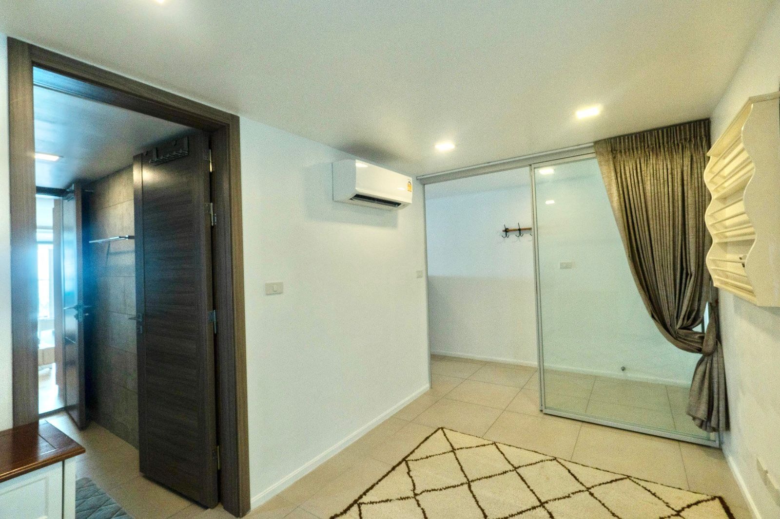 Sea View 2 Bedroom Condo For Sale In Na Jomtien photo 10