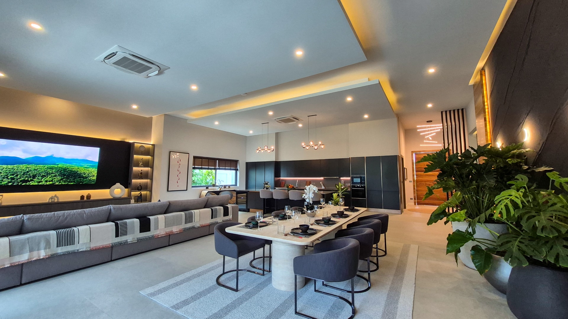 Brand-New Luxury Private Pool Villa for Sale in East Pattaya photo 38