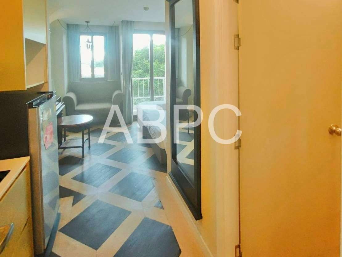Studio Condo For rent photo 5