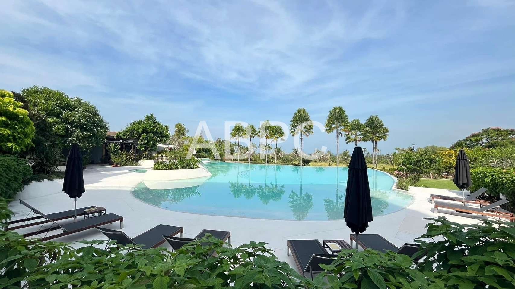 2 Bedrooms 2 Bathrooms in Bangsaray