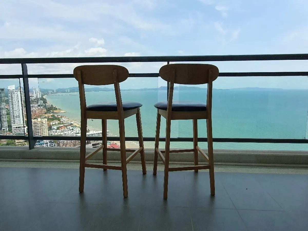 Beachfront Condo For Sale In Jomtien photo 11