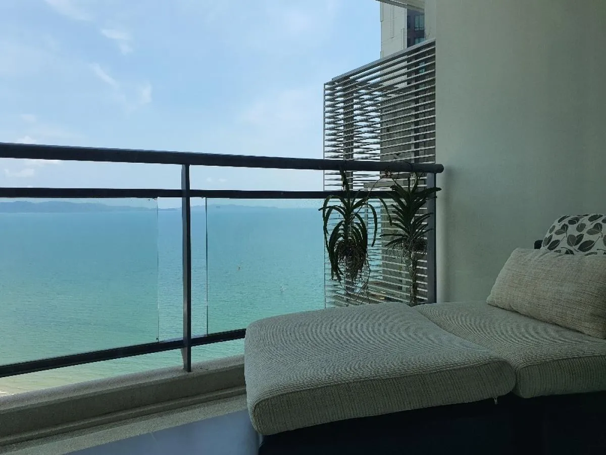 Beachfront Condo For Sale In Jomtien photo 12