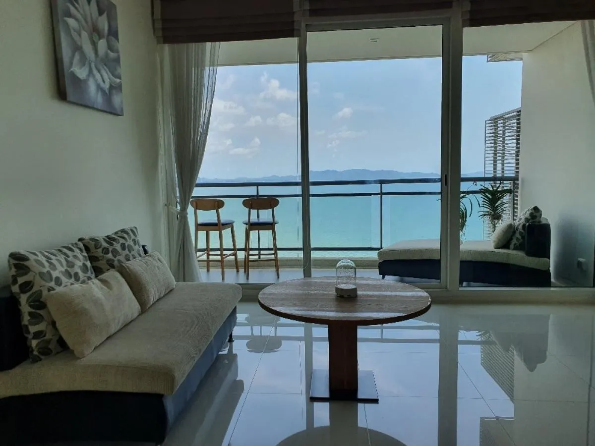 Beachfront Condo For Sale In Jomtien photo 15