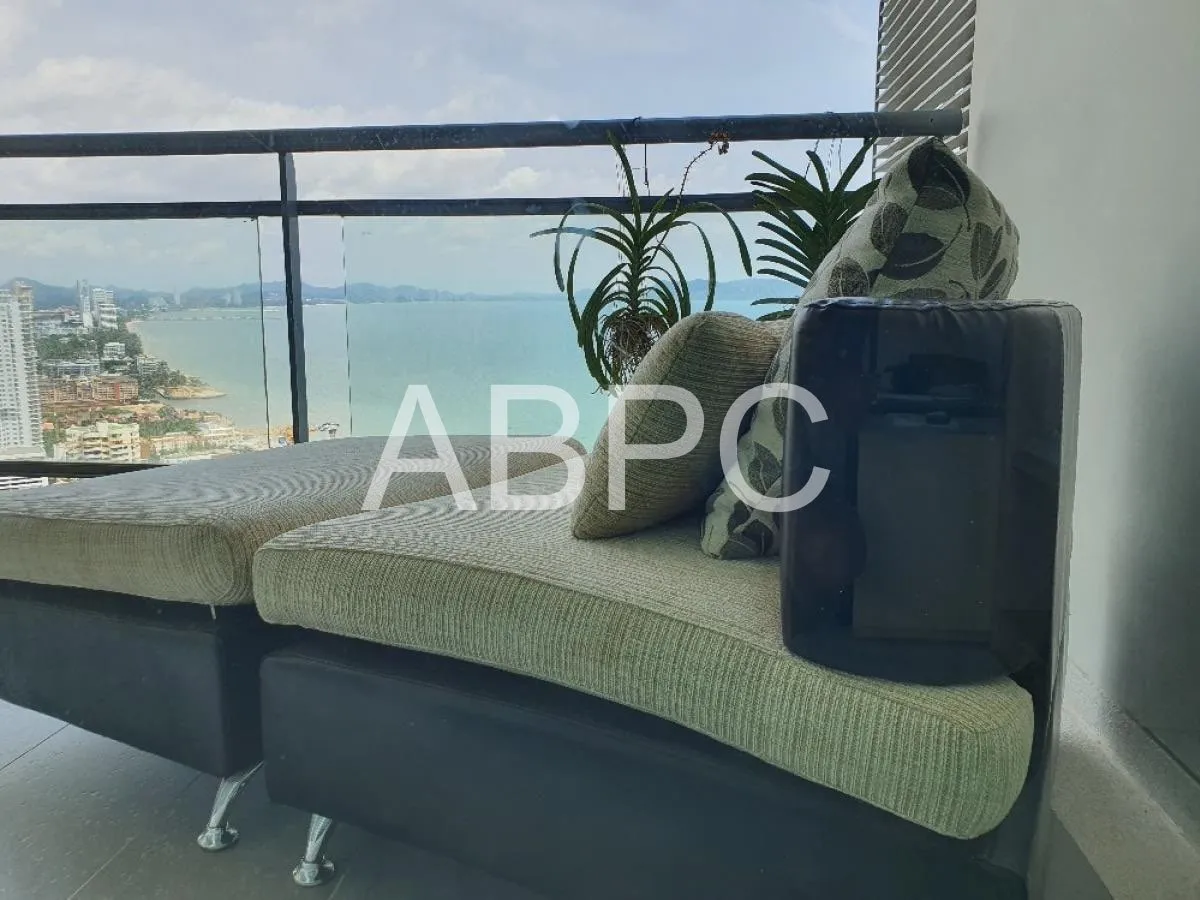 Beachfront Condo For Sale In Jomtien photo 5
