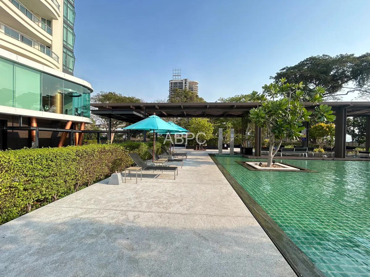 Beachfront Condo For Sale In Jomtien photo 9