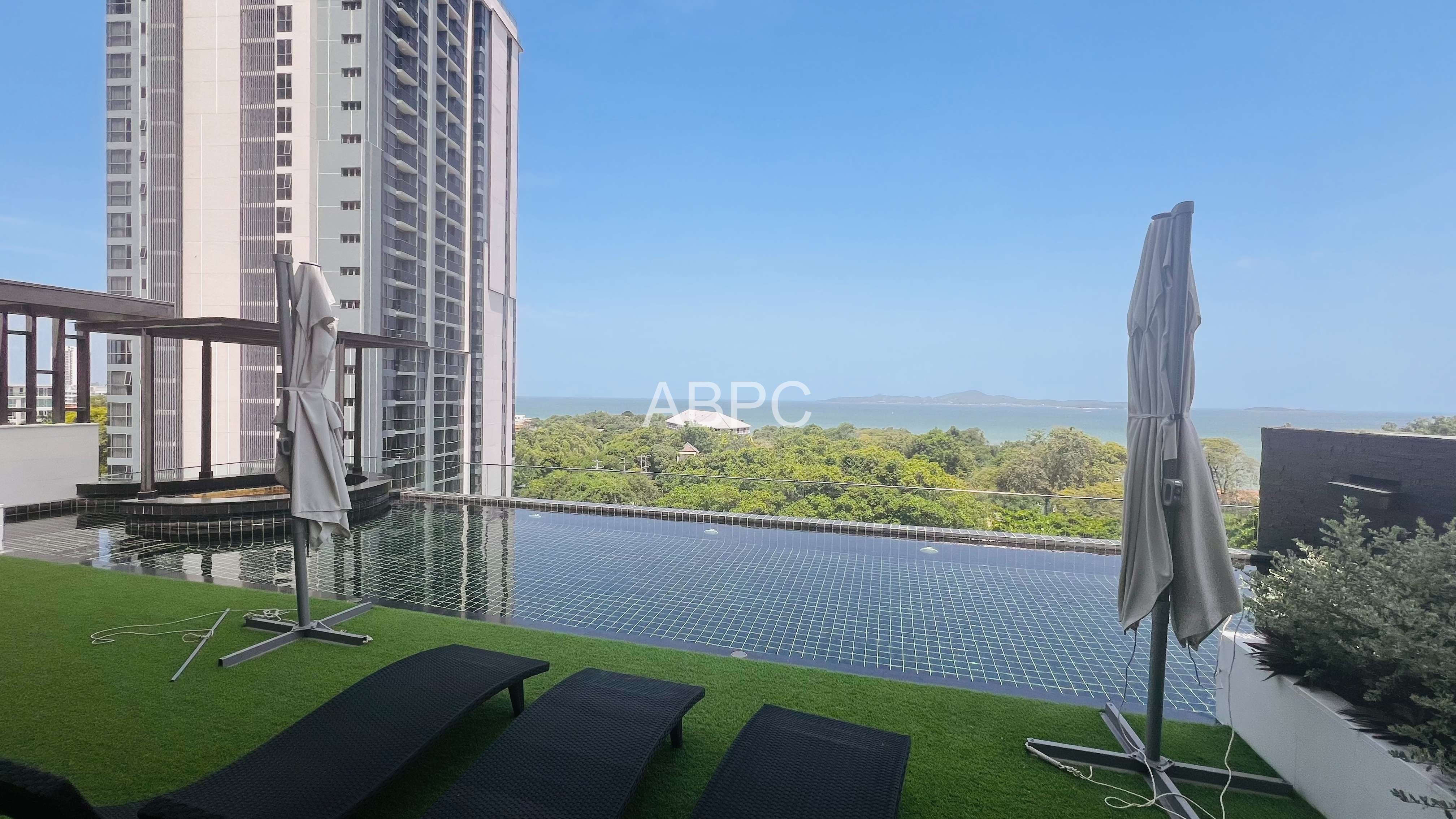 Decent Seaview 2 bedrooms 2 Bathrooms for Rent in Pratumnak