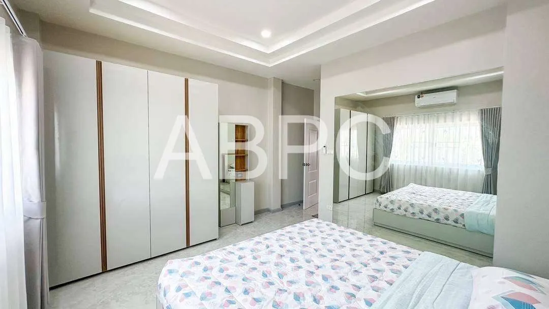 3 Bedrooms 2 Bathrooms in East Pattaya photo 12