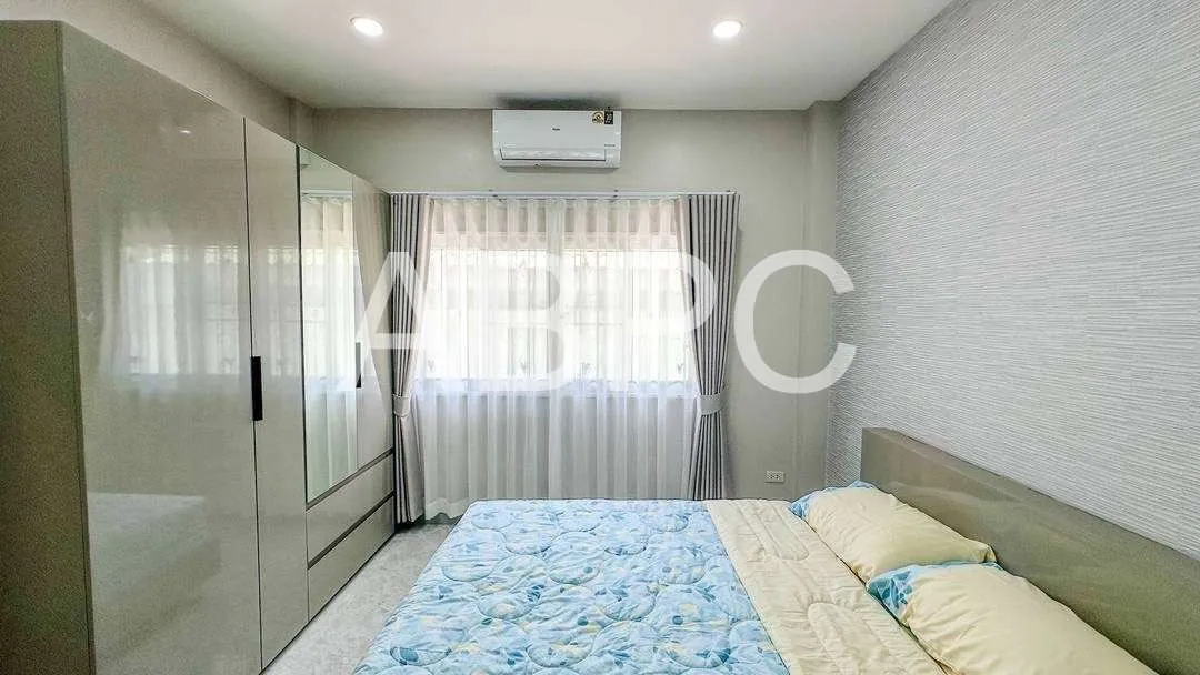 3 Bedrooms 2 Bathrooms in East Pattaya photo 8