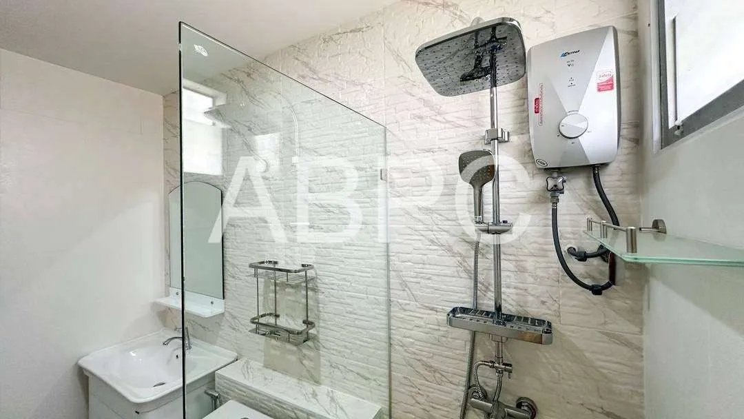 3 Bedrooms 2 Bathrooms in East Pattaya photo 9