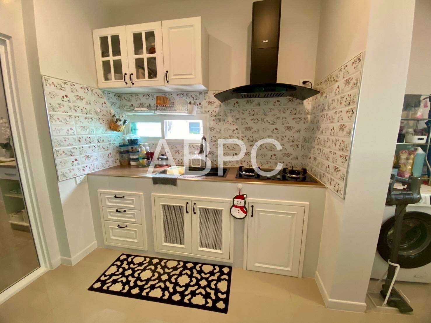 3 Bedroom 3 Bathroom Townhouse  in  East Pattaya Village photo 7