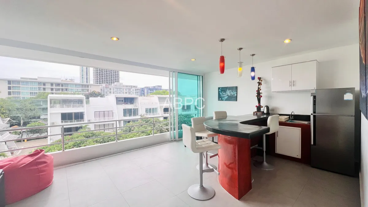 Precious Beachfront with Seaview Townhouse for RENT in Jomtien photo 2
