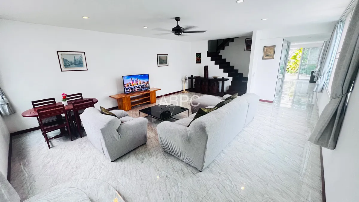 Precious Beachfront with Seaview Townhouse for RENT in Jomtien photo 20