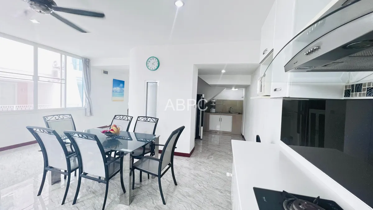 Precious Beachfront with Seaview Townhouse for RENT in Jomtien photo 22