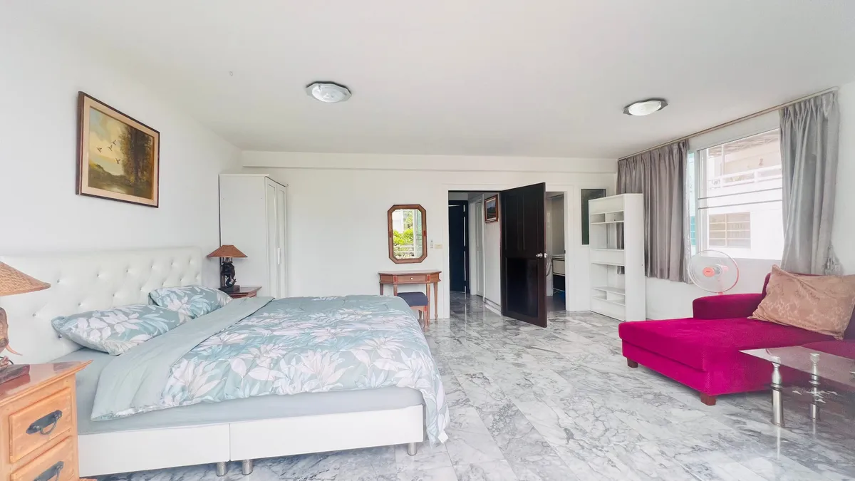 Precious Beachfront with Seaview Townhouse for RENT in Jomtien photo 31