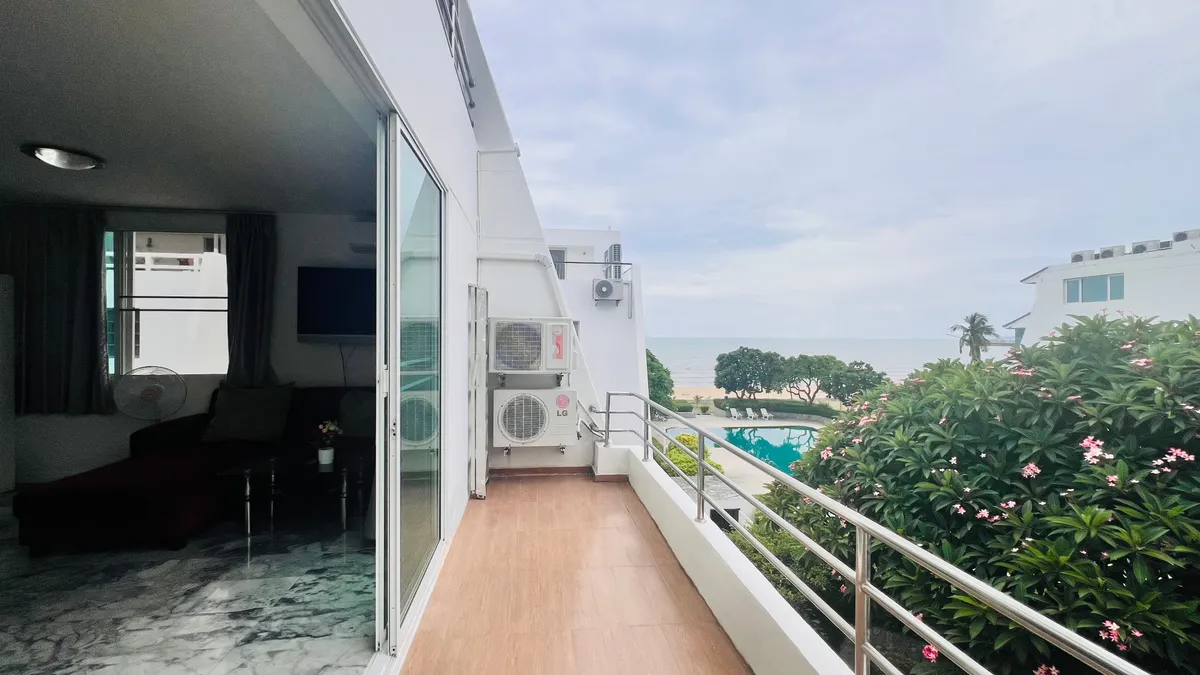 Precious Beachfront with Seaview Townhouse for RENT in Jomtien photo 35