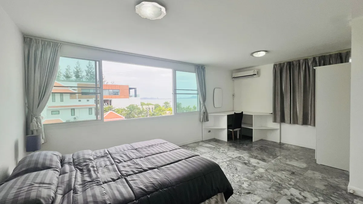 Precious Beachfront with Seaview Townhouse for RENT in Jomtien photo 46