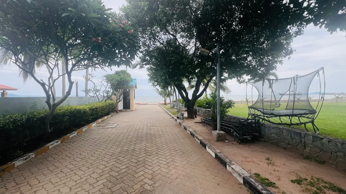 Precious Beachfront with Seaview Townhouse for RENT in Jomtien photo 47