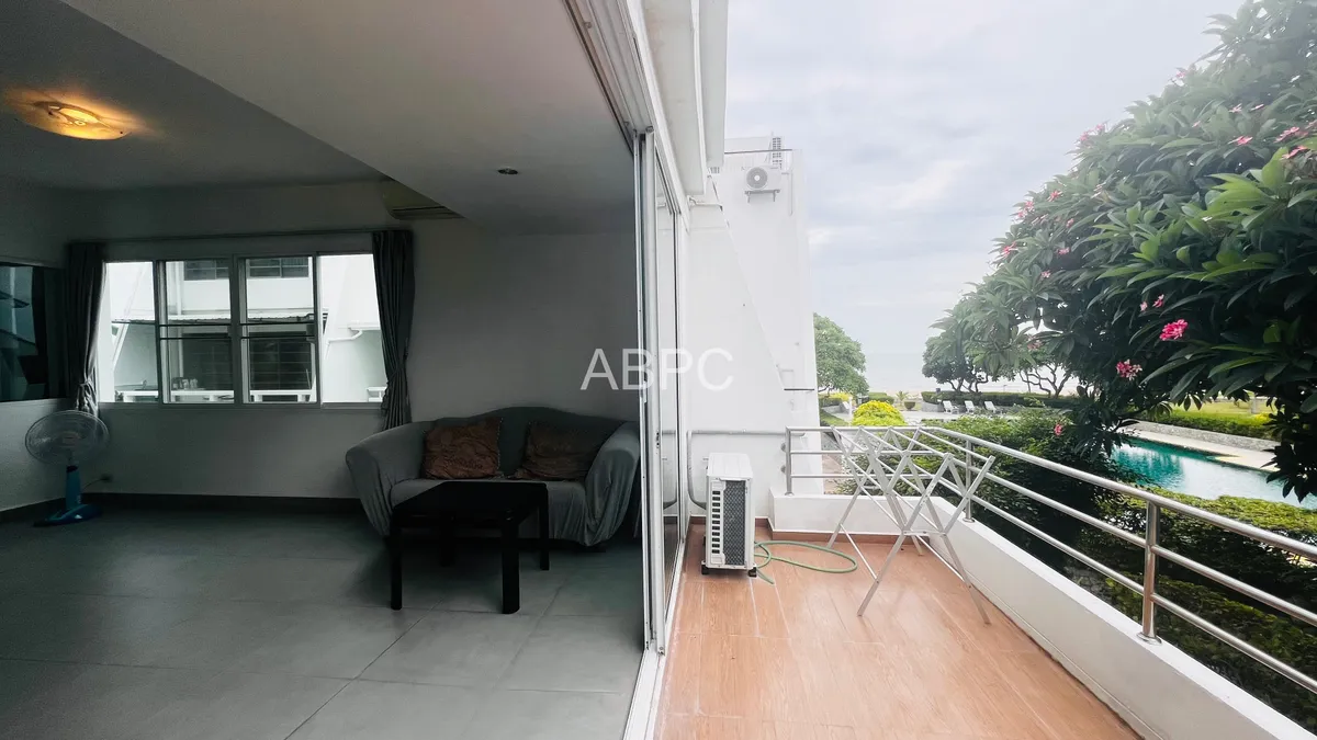 Precious Beachfront with Seaview Townhouse for RENT in Jomtien photo 6