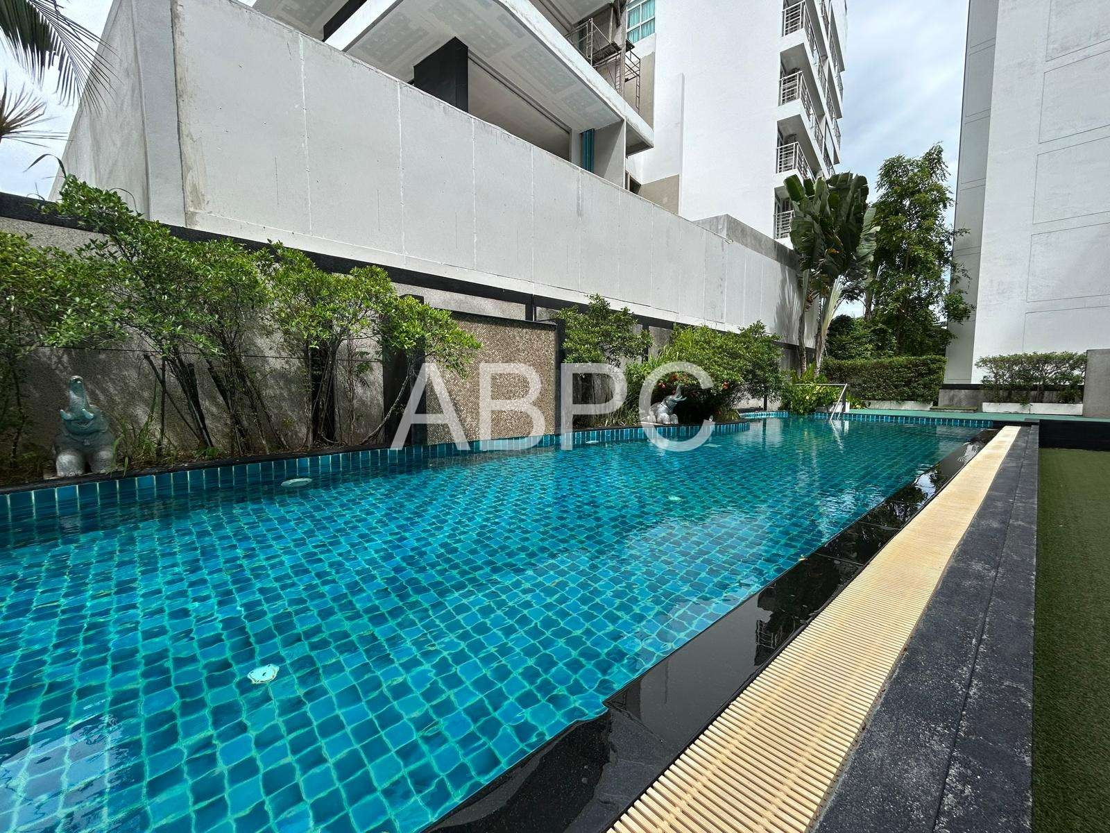Pool View 1 Bed 1 Bath Condo In Pratumnak
