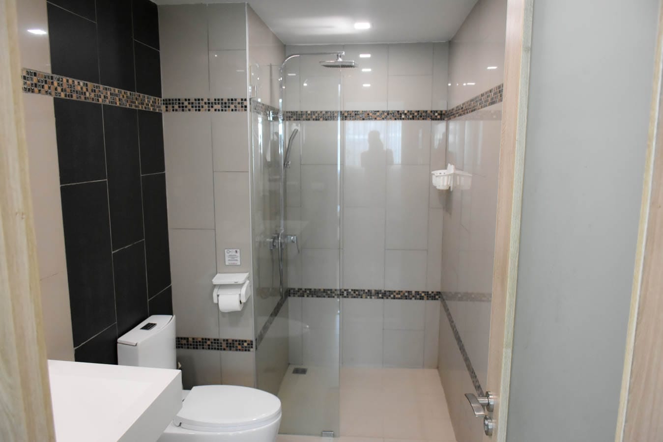 One Bedroom Condo For Sale in Prahtamnak photo 25