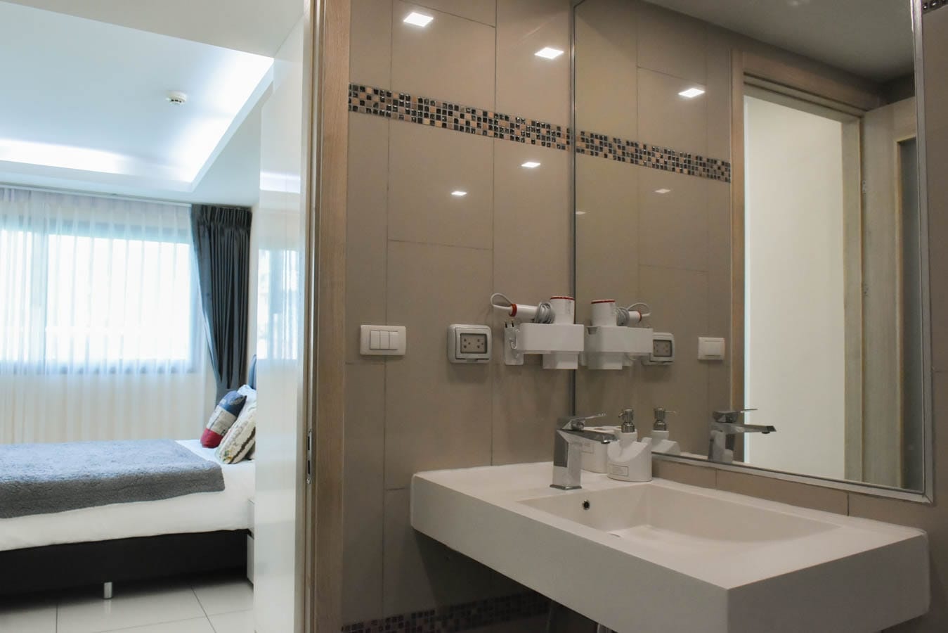 One Bedroom Condo For Sale in Prahtamnak photo 24