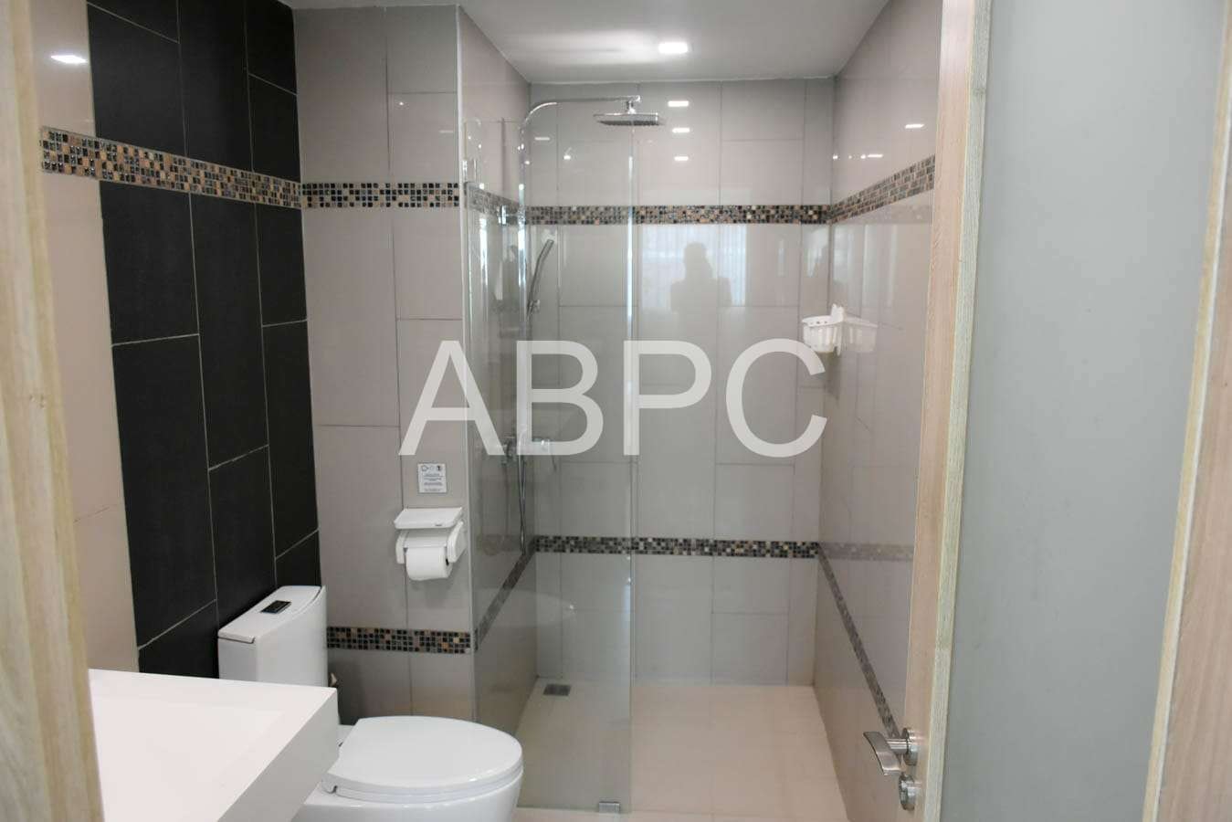 One Bedroom Condo For Sale in Prahtamnak photo 10