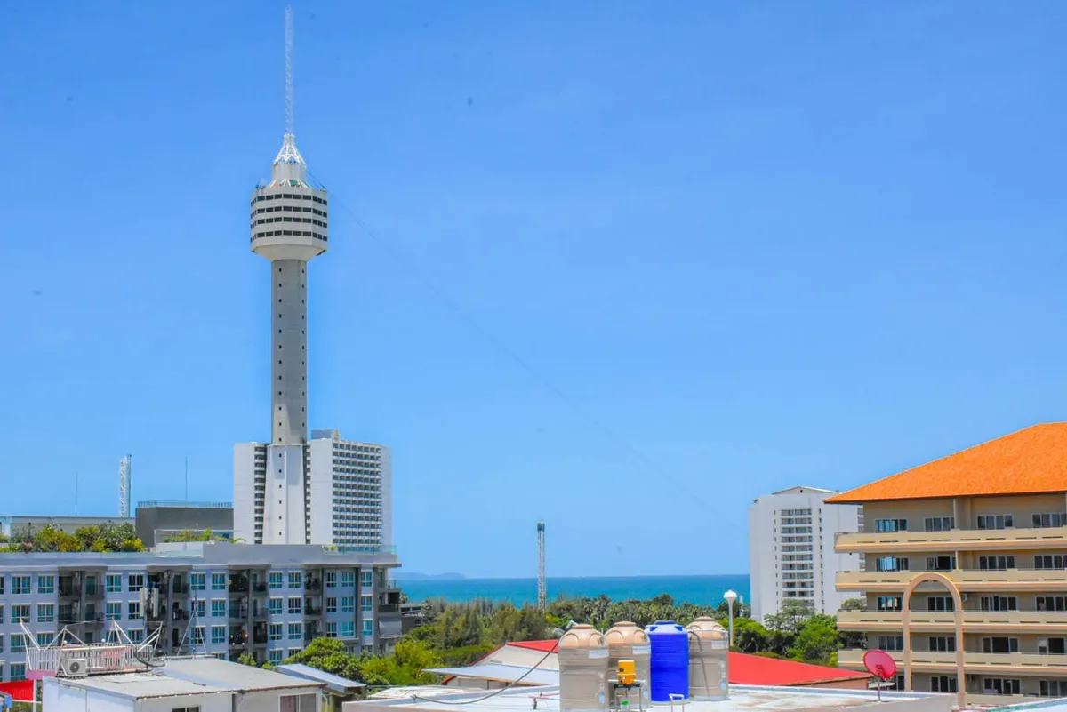 Studio Condo For Sale in Prahtamnak photo 18