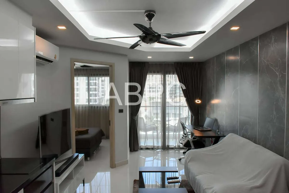 One Bedroom Condo For Sale in Prahtamnak
