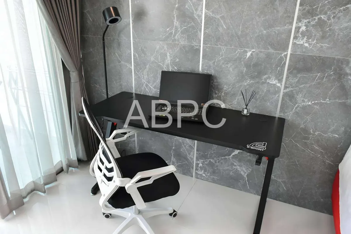 One Bedroom Condo For Sale in Prahtamnak photo 6