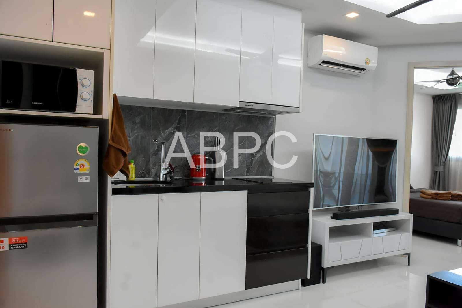 One Bedroom Condo For Sale in Prahtamnak photo 2