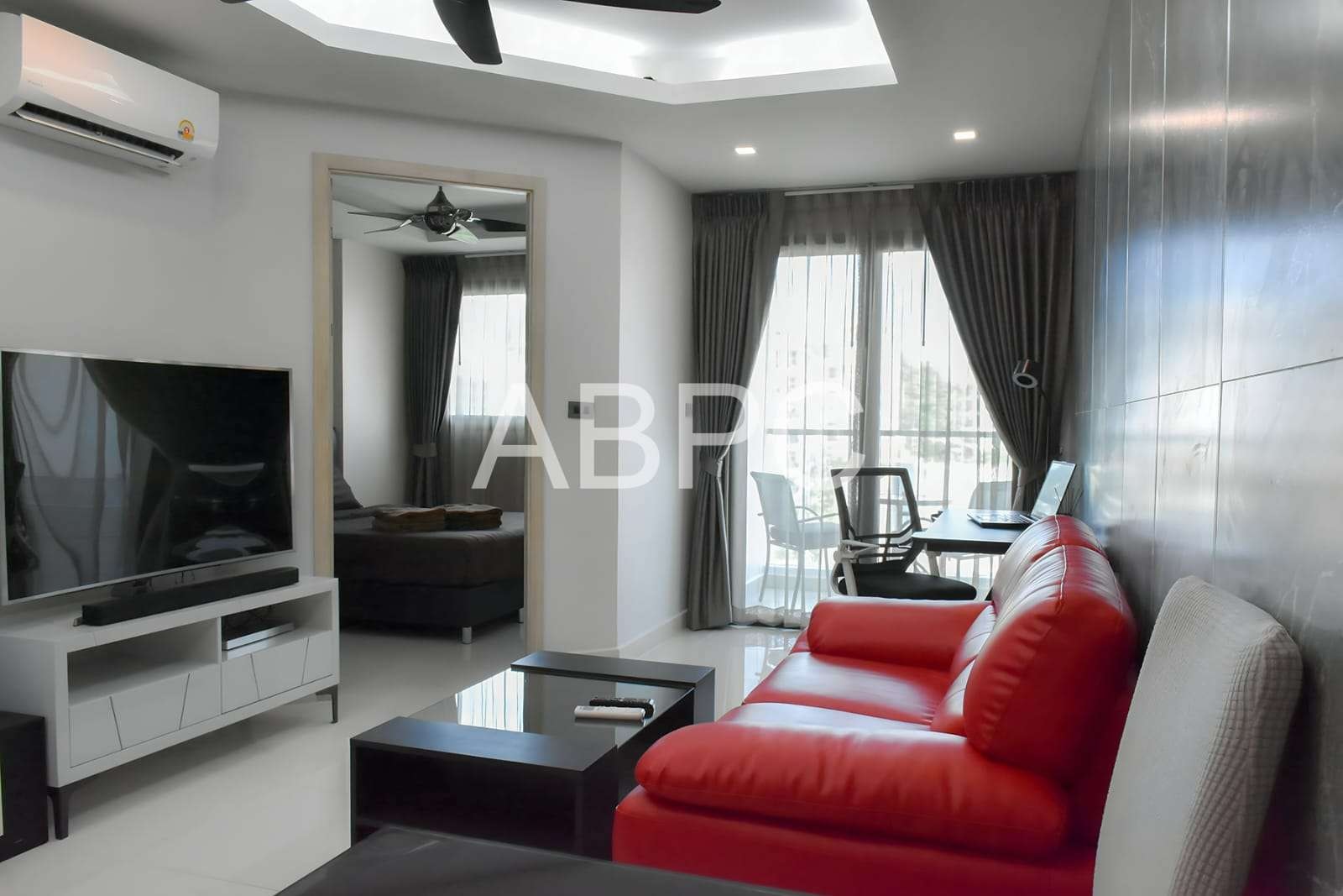 One Bedroom Condo For Sale in Prahtamnak photo 7