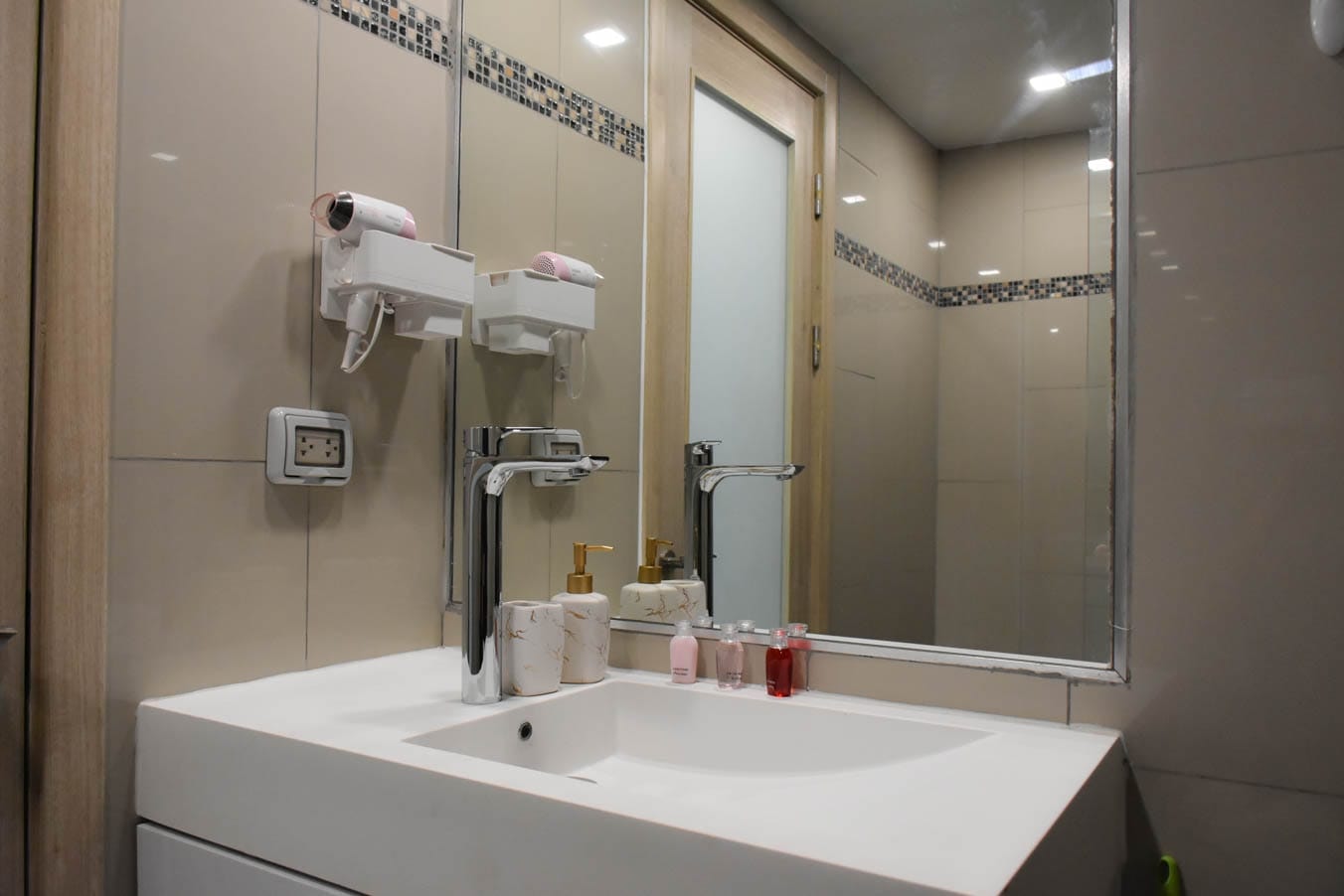 One Bedroom Condo For Sale in Prahtamnak photo 19