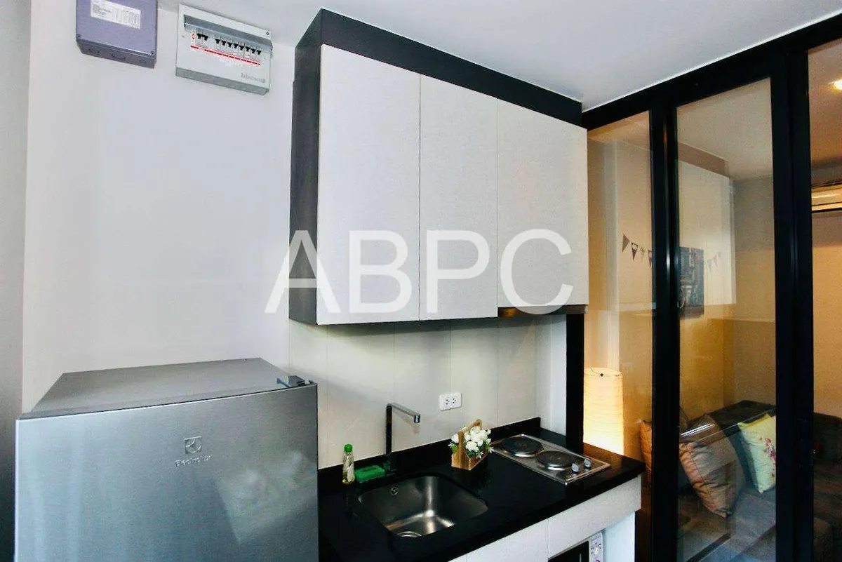 Garden View 1 Bed 1 Bath Condo In Central Pattaya photo 11