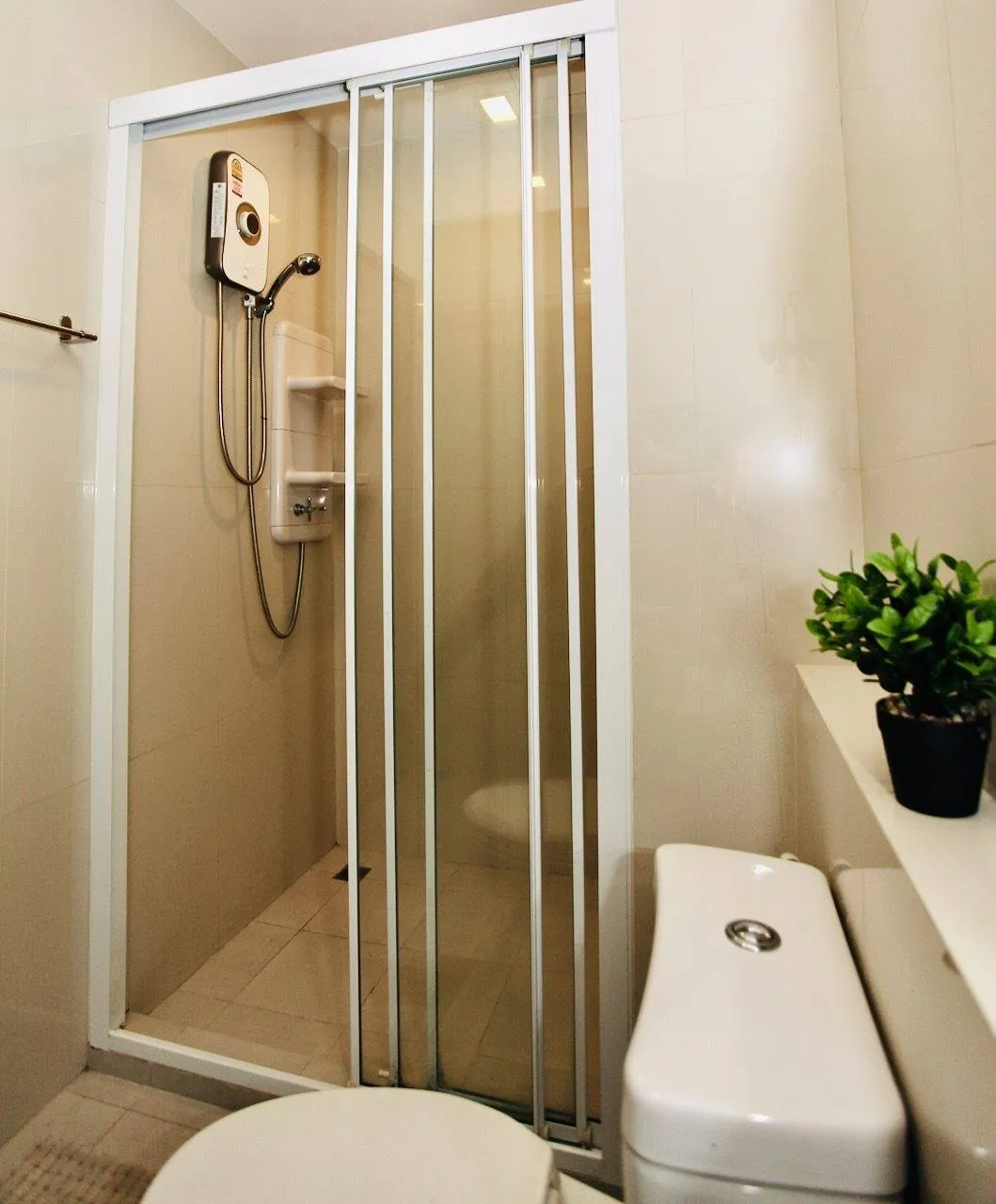 Garden View 1 Bed 1 Bath Condo In Central Pattaya photo 16