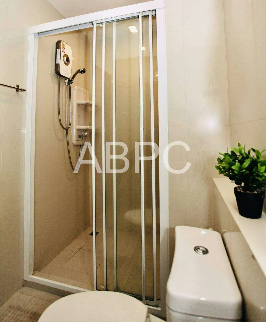 Garden View 1 Bed 1 Bath Condo In Central Pattaya photo 6