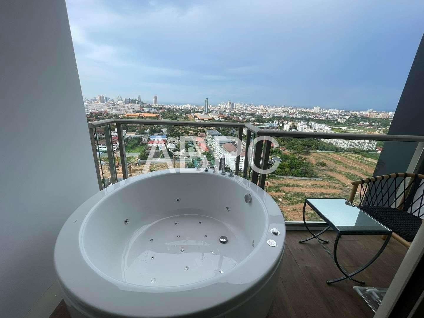 Sea View Condo For Sale in Jomtien