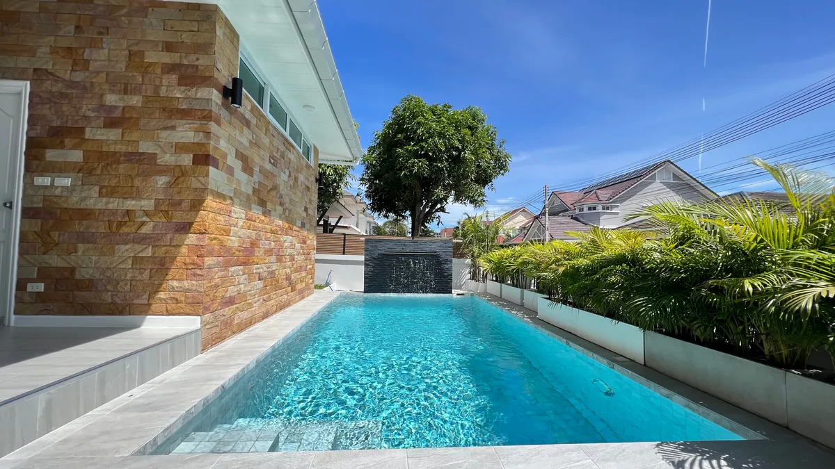 3 Bedrooms 2 Bathrooms in East Pattaya