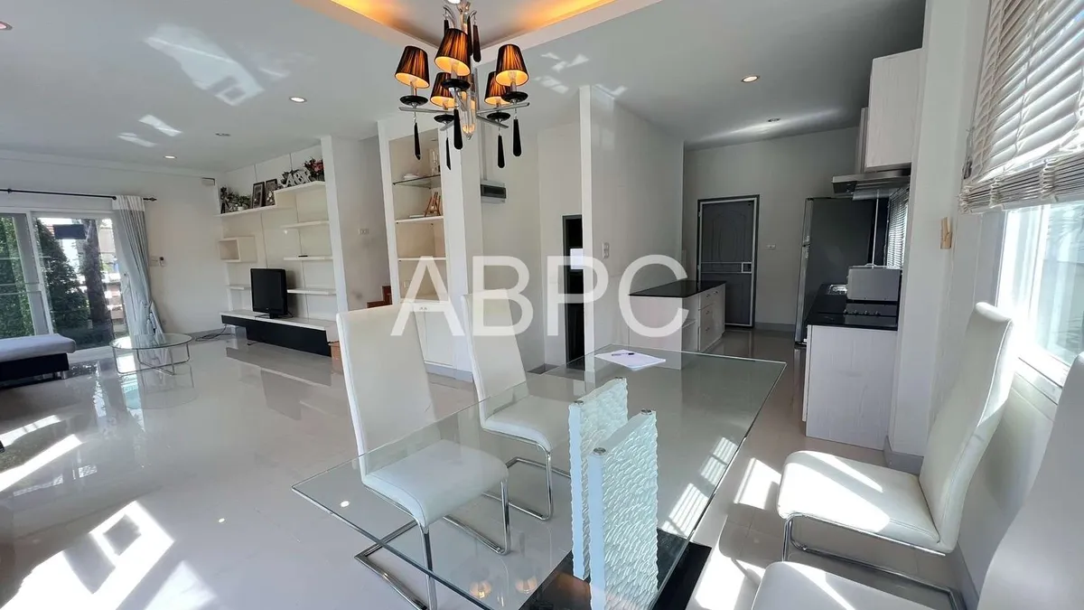 3 Bedroom 3 Bathroom Pool Villa photo 5