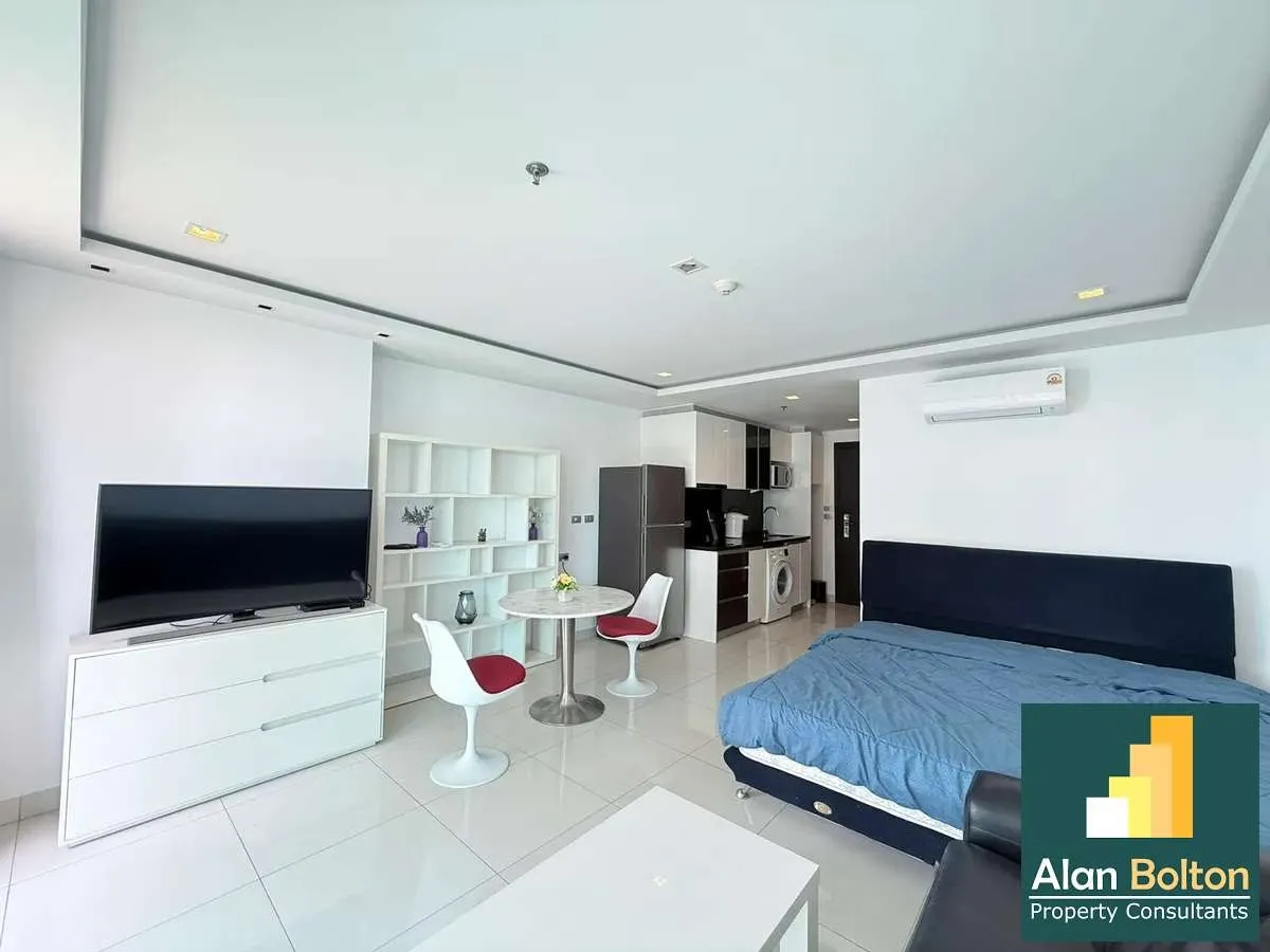 Studio Bed 1 Bath in Wong Amat ABPC1059 photo 3